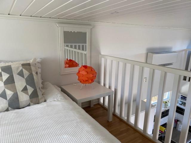 Mycket Trevlig Stuga Pa Braennoe Med Havsutsikt Branno Exterior photo